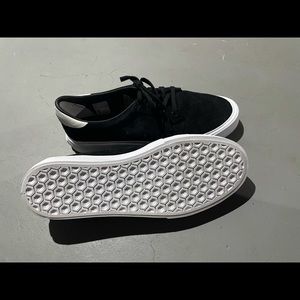 Adidas Coronado skateboarding shoes. Men’s size 9.5